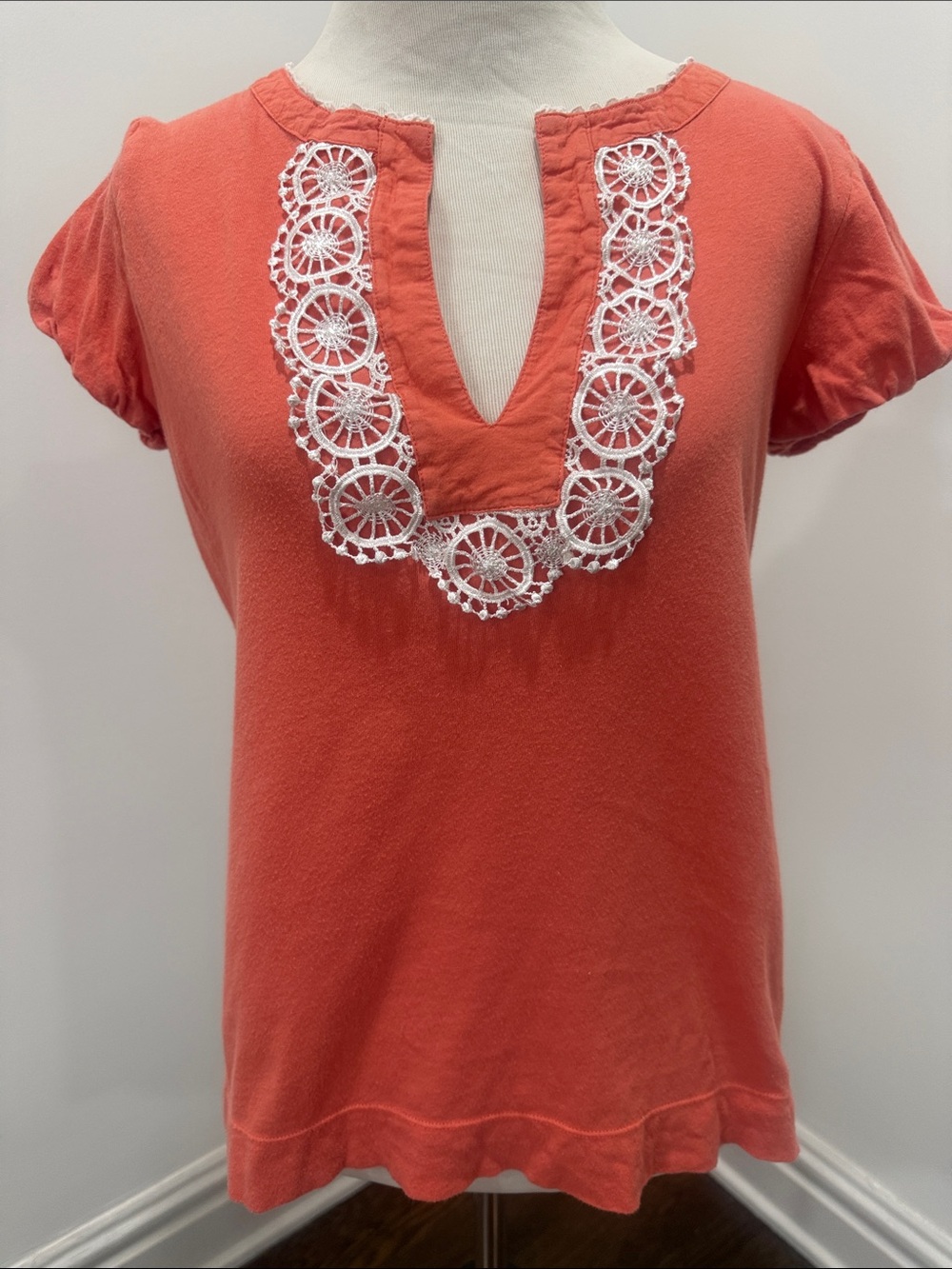 Anthropologie Little Yellow Button Coral Lace-Trim Split-Neck Top Small